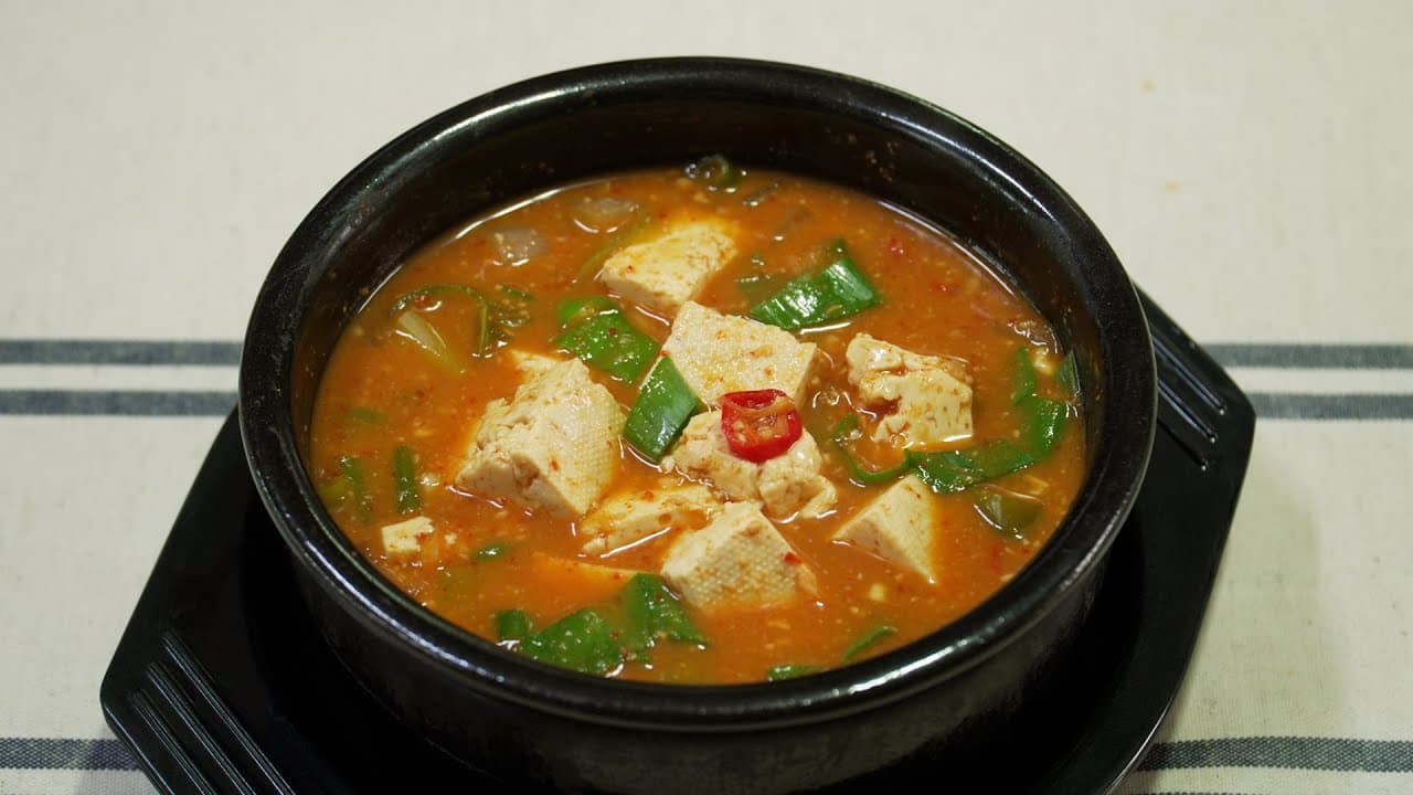 Simple Doenjang Jjigae (Soybean Paste Stew)