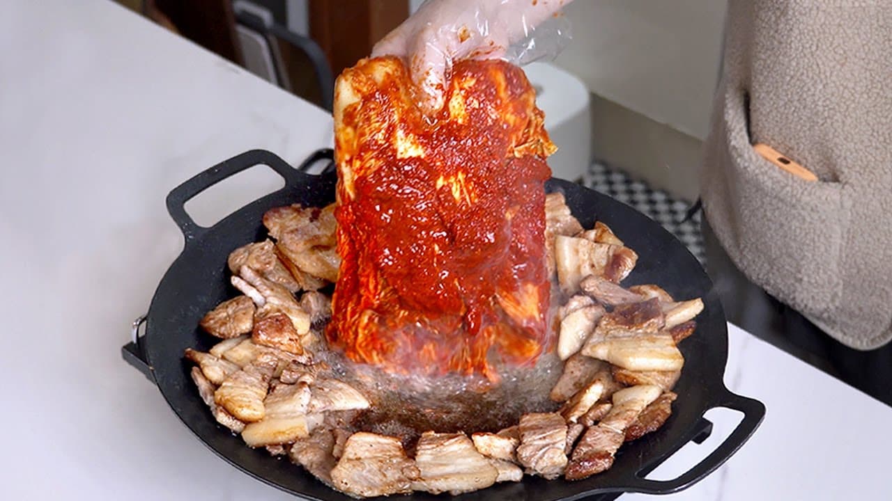 Spicy Silbi Kimchi Budae Jjigae and Variations (실비김치 부대찌개와 매운 요리들) - Korean recipe