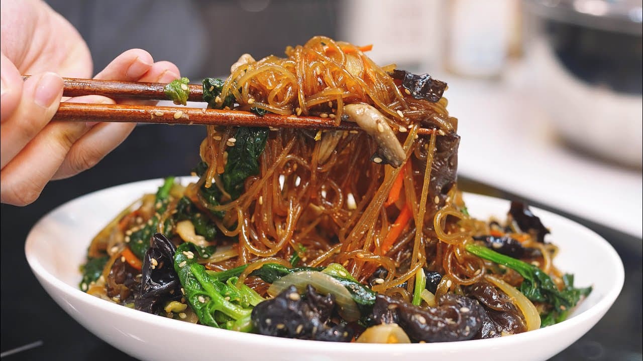 Easy 10-Minute Japchae (간단하게 만드는 잡채) - Korean recipe